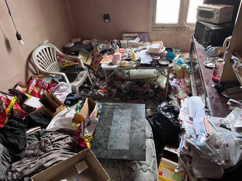 Société de débarras pour appartement très sale et encombré à Salon de Provence dans les Bouches du Rhône 13