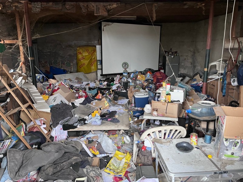 Débarras intégral d’un très grand garage insalubre suite à un syndrome de Diogène extrême à Montpellier